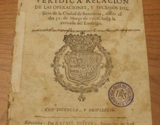 Narración del asedio frustrado de Barcelona, en 1706, por parte del ejército borbónico de las dos coronas, en un intento de reconquistar la ciudad que habían perdido el año anterior.