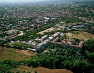 2011, la Biblioteca Borja se traslada al campus, en unas instalaciones anexas a la Biblioteca de Esade.