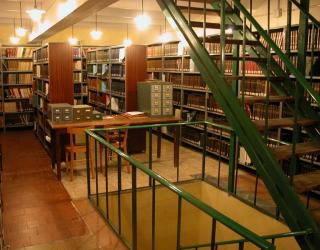 La biblioteca verso los años 80