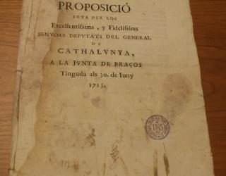 Documento de la Junta de brazos donde se decidió la "guerra a ultranza", es decir, la resistencia hasta el final y sin concesiones al cerco que el ejército de las dos coronas mantenía sobre Barcelona. Se quería preservar así el sistema constitucional catalán, prenda de la libertad del país.